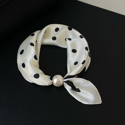 Effortless Glamour: Pop-On Pearl Necklace Scarf ✨