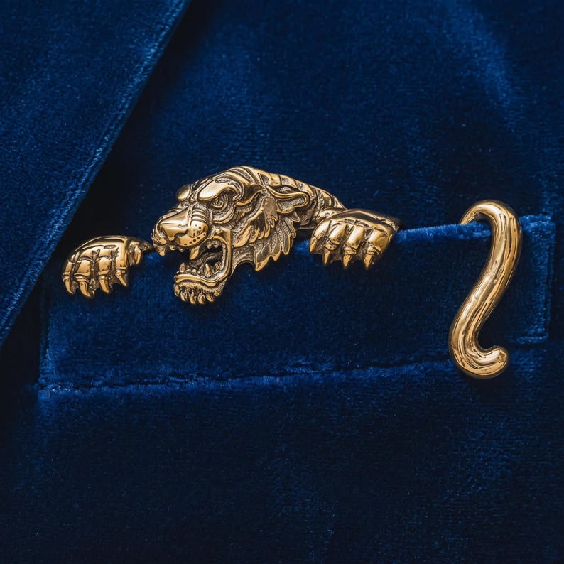 ✨ Luxury Sculpted Animal Brooch – Premium Statement Piece for Suits & Blazers