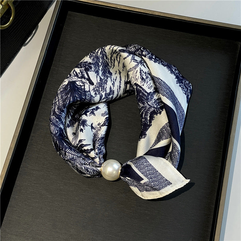 Effortless Glamour: Pop-On Pearl Necklace Scarf ✨