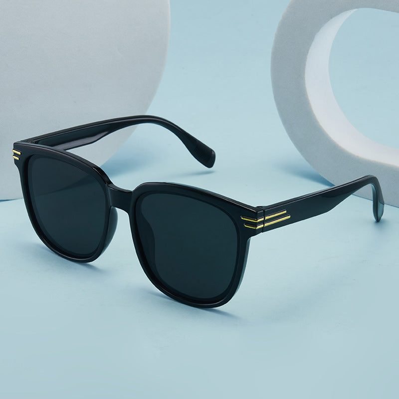 BLACK SUNGLASS