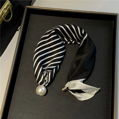 Effortless Glamour: Pop-On Pearl Necklace Scarf ✨