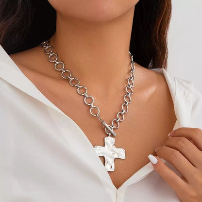 The Eternal Hammered Necklace